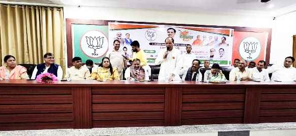 भाजपा नोएडा द्वारा पंडित दीन दयाल उपाध्याय की जयंती पर विचार गोष्ठी का आयोजन।
