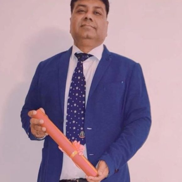 स्वीडन के नोबेल सेमिनार हॉल में गूंजेगी काशी के डॉ.मनोज की आवाज
