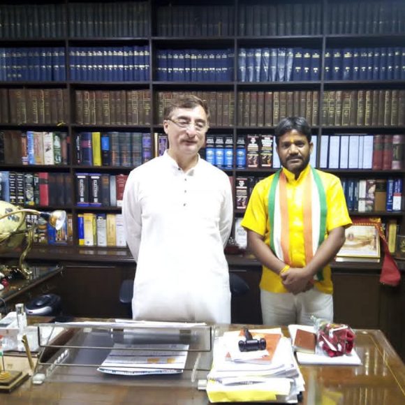 नवजवानों को अपने अतीत पर गर्व करना चाहिए : डॉ० राजेश शर्मा