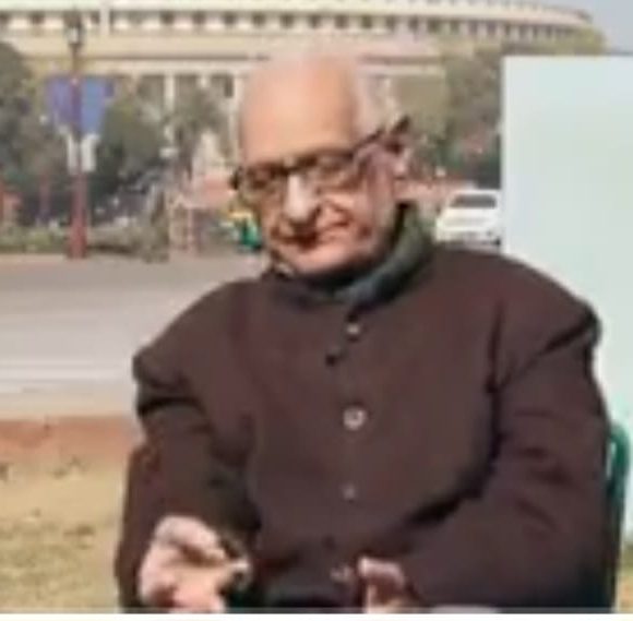 7 नवंबर गोवध निषेध हेतु हजारों साधु संतों का बलिदान दिवस।