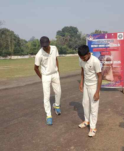 गाजीपुर डिस्ट्रिक्ट क्रिकेट लीग 2025 के आज का मैच यंग स्टार – रेड के नाम।
