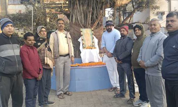 भारतीय जन महासभा के कार्यकर्ताओं&nbsp; द्वारा स्वामी विवेकानंद की जयंती विभिन्न स्थानों पर मनाई गई।