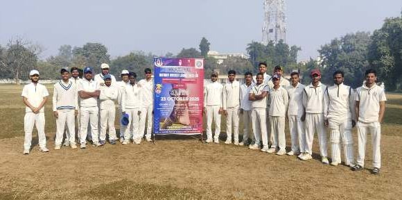 गाजीपुर डिस्ट्रिक्ट क्रिकेट लीग 2025 के पहले सुपर लीग मैच में मवेरिक्स 9 विकेट से विजयी ।