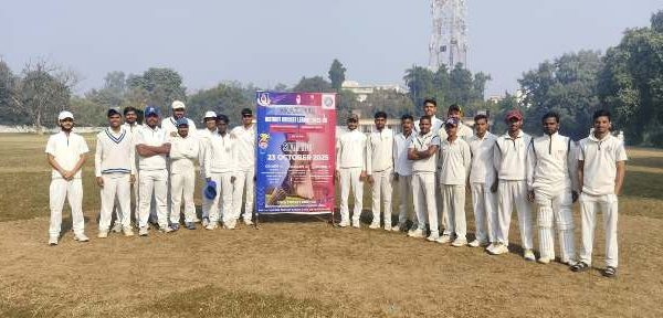 गाजीपुर डिस्ट्रिक्ट क्रिकेट लीग 2025 के पहले सुपर लीग मैच में मवेरिक्स 9 विकेट से विजयी ।