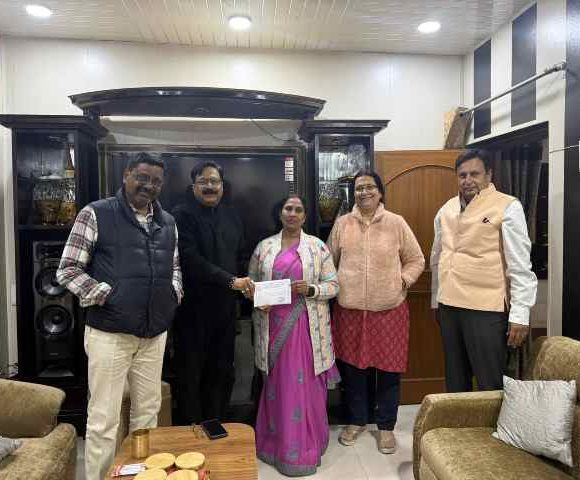 रोटरी क्लब की छठवीं महिला सदस्य बनीं मंजू सेठ ।