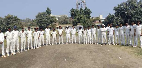 कर्मवीर स्व० सत्यदेव सिंह इंटर-डिस्ट्रिक्ट चैंपियंस कप 2026 में आज देवरिया आठ विकेट से विजयी।