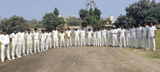 कर्मवीर स्व० सत्यदेव सिंह इंटर-डिस्ट्रिक्ट चैंपियंस कप 2026 में आज देवरिया आठ विकेट से विजयी।