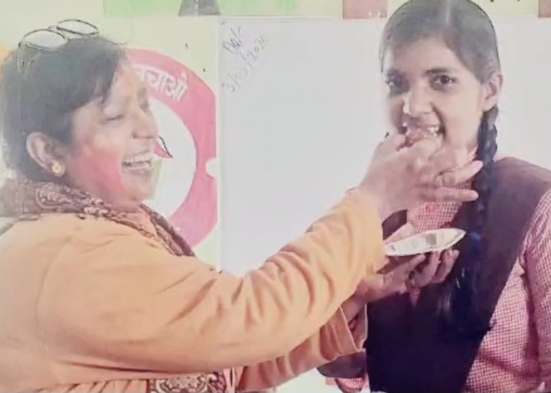 कंपोजिट स्कूल डीलिया की मेधावी छात्रा मानसी को दोहरी सफलता