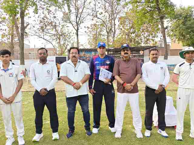 अंडर 16 इंटर डिस्ट्रिक्ट ट्रायल का दूसरा मैच मऊ तथा देवरिया के बीच सम्पन्न।