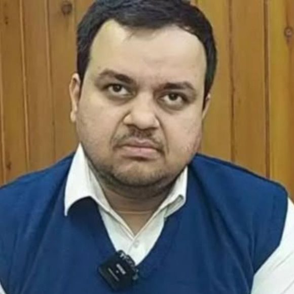 बिना अनुमति जिला मुख्यालय न छोड़े अधिकारी : डी.एम.