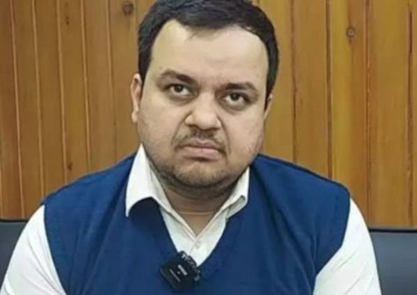 बिना अनुमति जिला मुख्यालय न छोड़े अधिकारी : डी.एम.