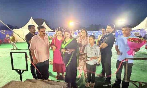 गाजीपुर में आईपीएल फैन पार्क शुरू, क्रिकेट प्रेमियों का लगा जमावड़ा, सपना सिंह रही मुख्य अतिथि।