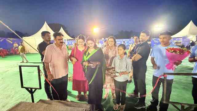 गाजीपुर में आईपीएल फैन पार्क शुरू, क्रिकेट प्रेमियों का लगा जमावड़ा, सपना सिंह रही मुख्य अतिथि।