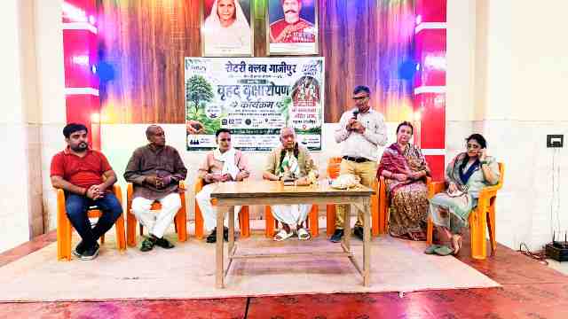 ‘एक पेड़ माँ के नाम’ अभियान के तहत रोटरी क्लब ने किया वृहद वृक्षारोपण – रो० विनीता सिंह, अध्यक्ष – रोटरी क्लब गाजीपुर