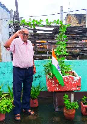 भारतीय जन महासभा के अध्यक्ष धर्म चंद्र पोद्दार ने स्वतंत्रता दिवस पर तिरंगा फहराया।